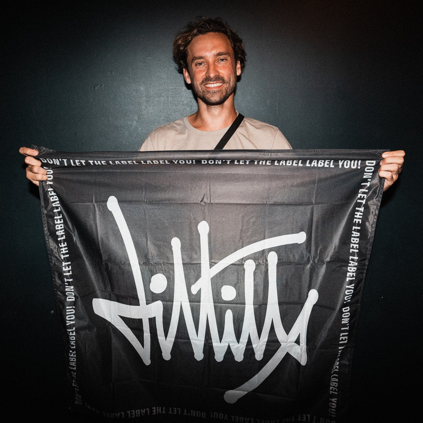 DLTLLY | FLAG LOGO | BLACK