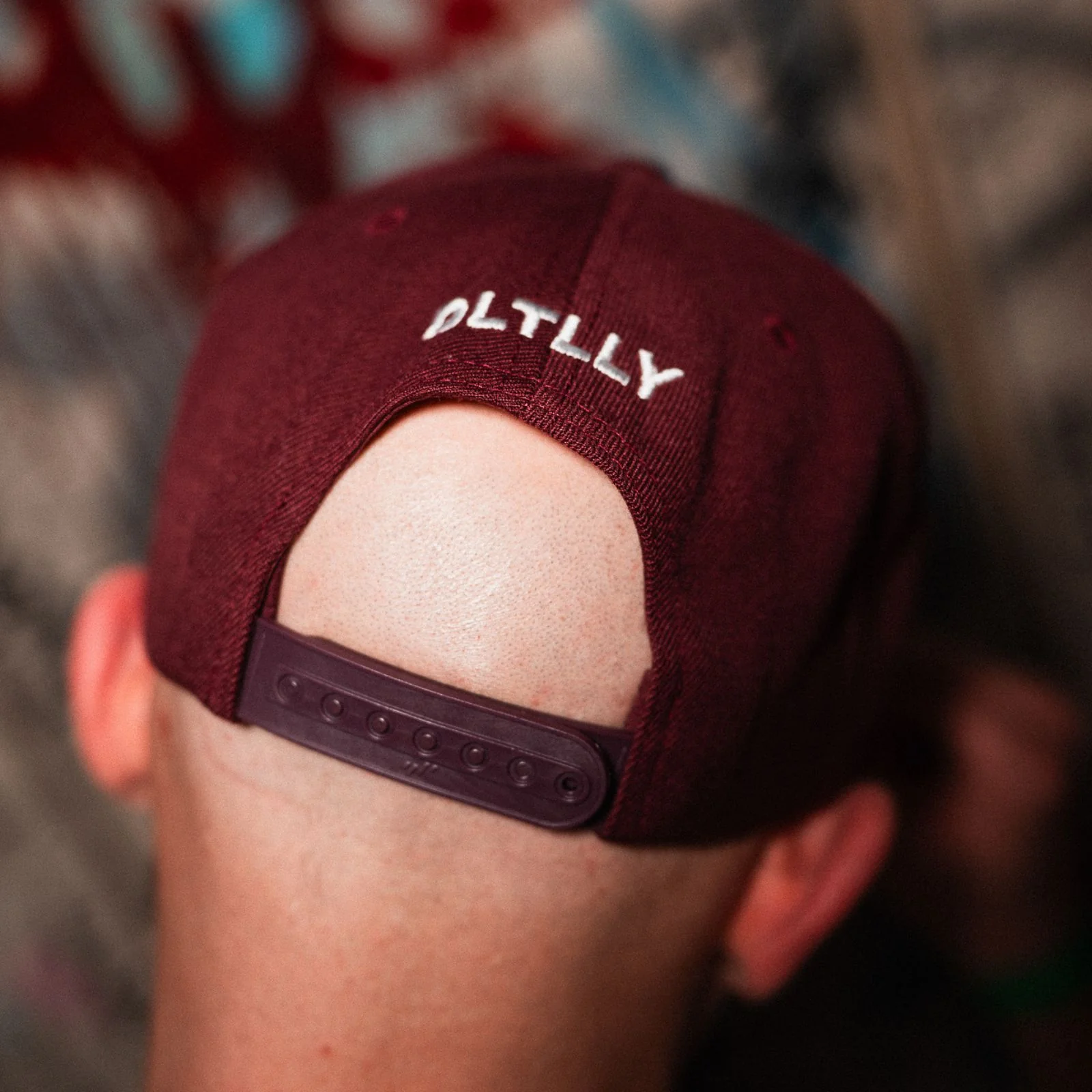 DLTLLY | SNAPBACK BURGUNDY | STICK - Image 3
