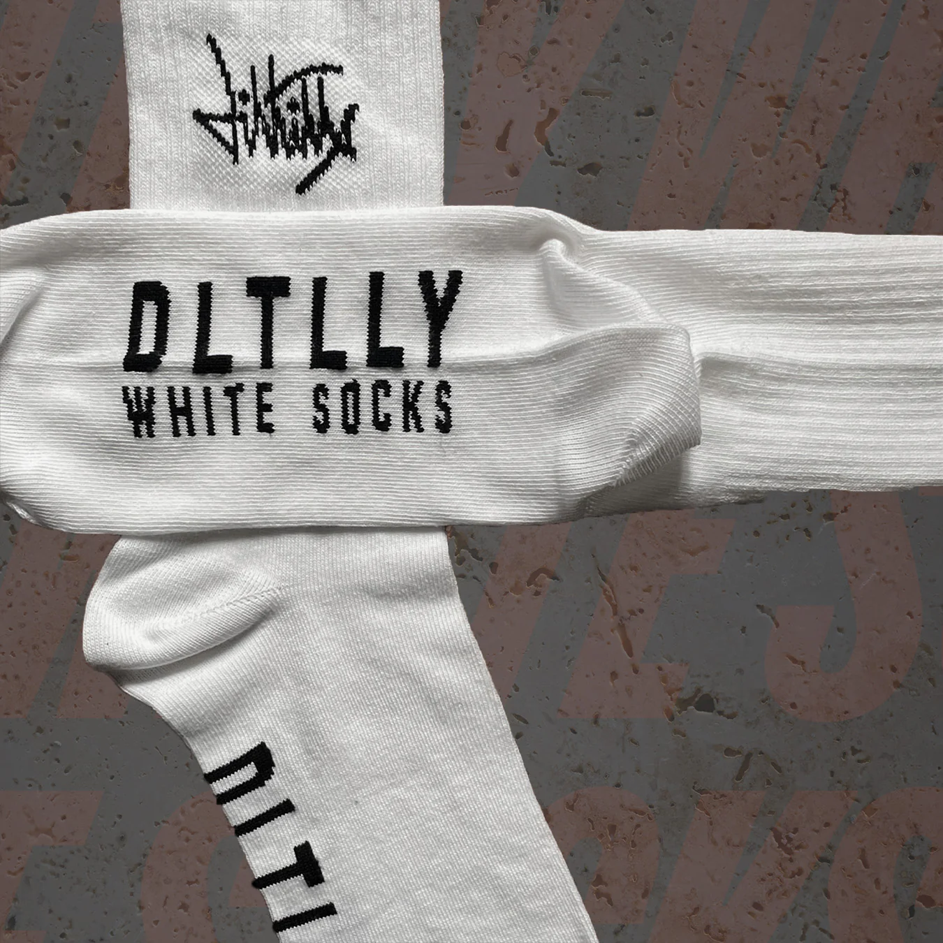 DLTLLY | SOCKS | BLACK OR WHITE - Image 4